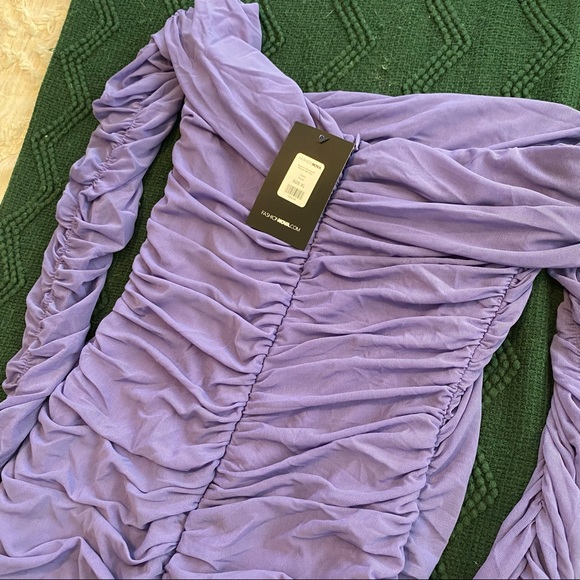 ❤️SOLD❤️Fashion Nova Ready in a ruched off shoulder midi dress 💜💜 - Picture 6 of 8